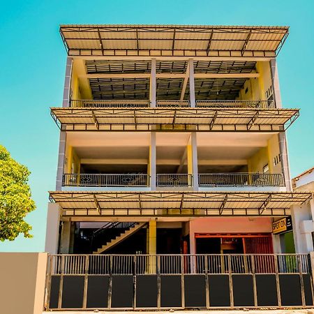Super Oyo 1759 Family Residence Kediri  Exterior photo